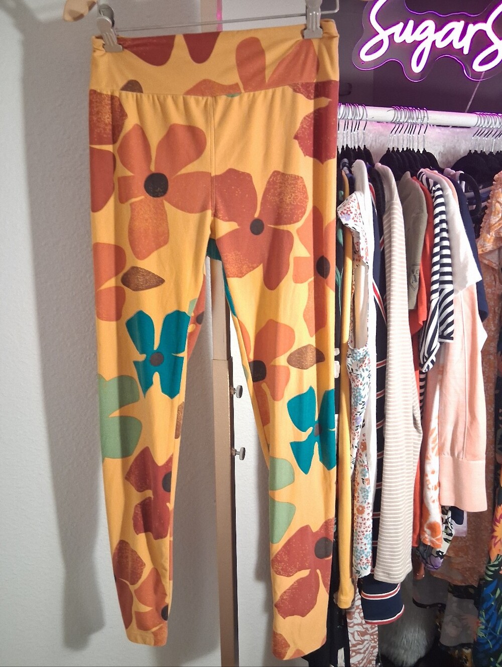 Mod Patterned Lularoe leggings One Size No Tags